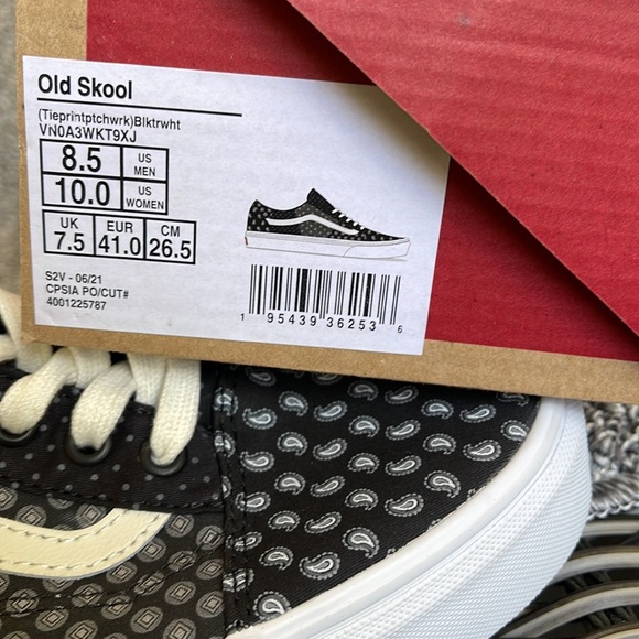 Vans WMNS Old Skool Tie Print Patchwork Black/True White Sneakers - Picture 16 of 16